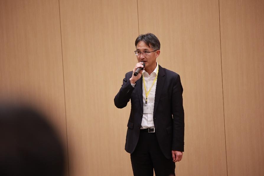 ネットワーキング挨拶の様子(コインチェック株式会社 代表取締役 会長執行役員 蓮尾聡 氏)